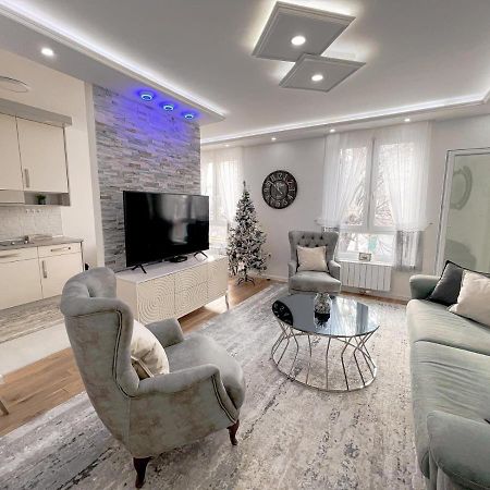 Fontana Apartmani Free Parking Tuzla Extérieur photo