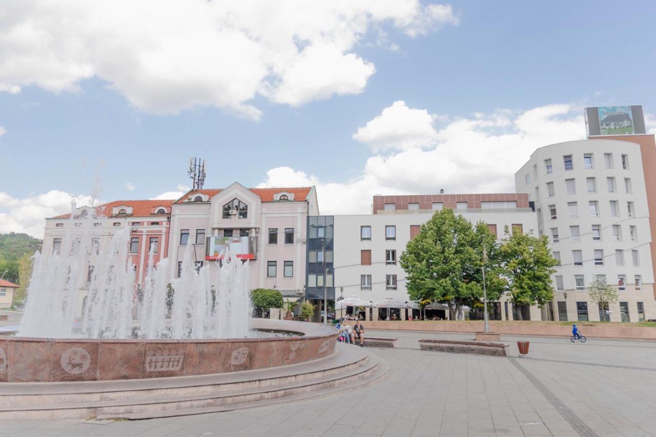 Fontana Apartmani Free Parking Tuzla Extérieur photo