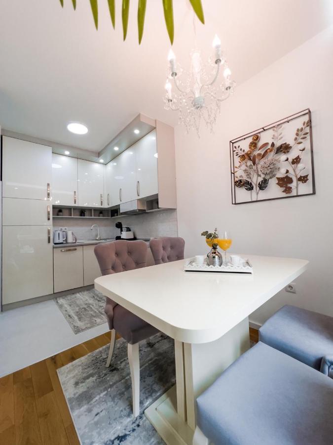 Fontana Apartmani Free Parking Tuzla Extérieur photo