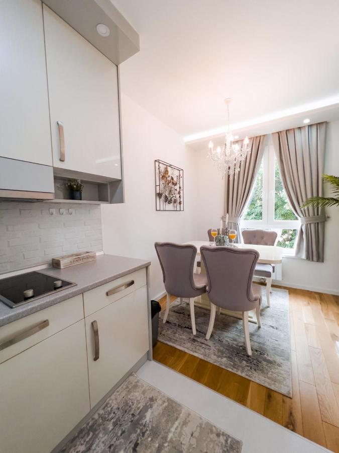Fontana Apartmani Free Parking Tuzla Extérieur photo