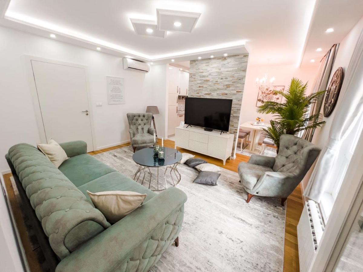 Fontana Apartmani Free Parking Tuzla Extérieur photo